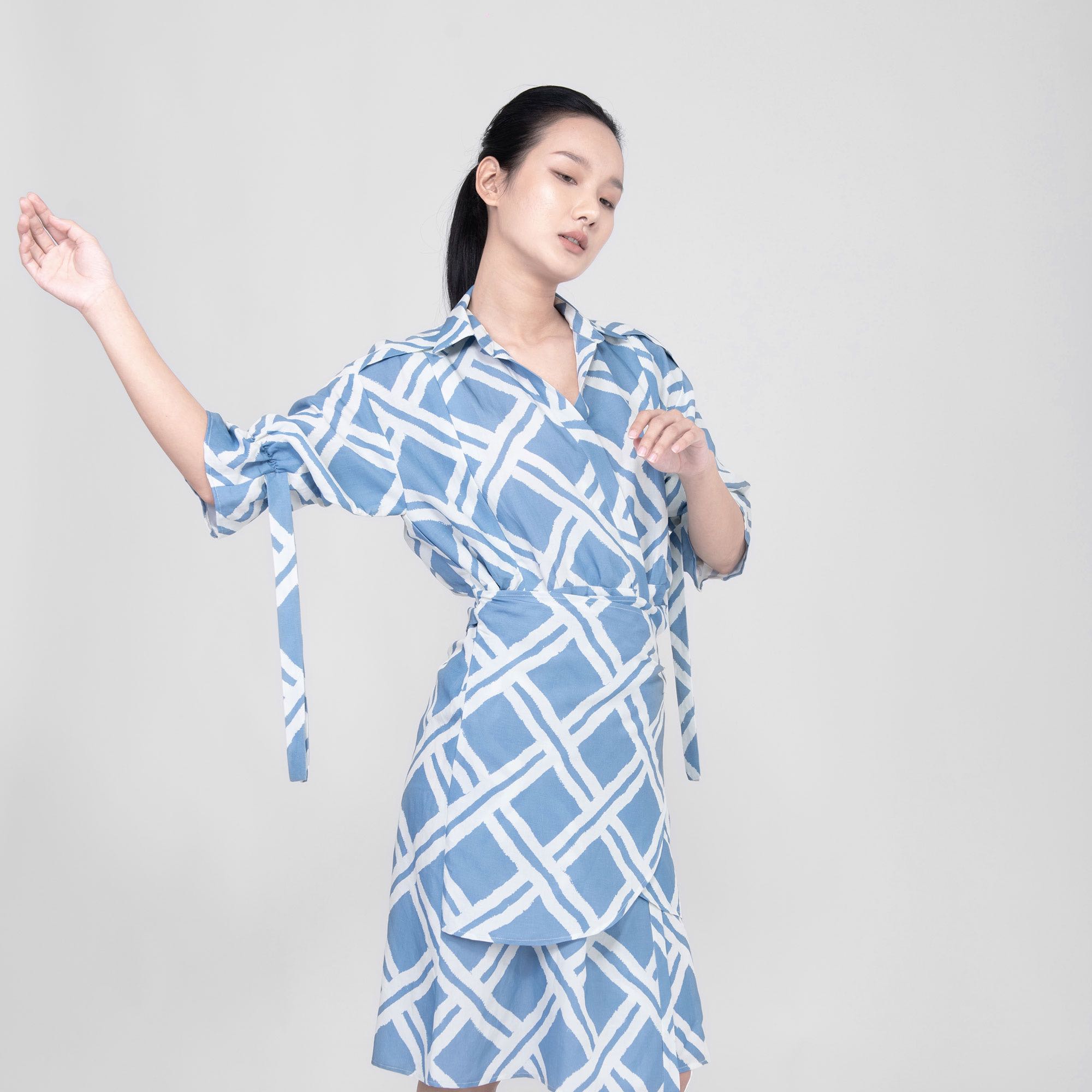 QueenCows ชุดให้นม Mene Dress Shirt (Blue)