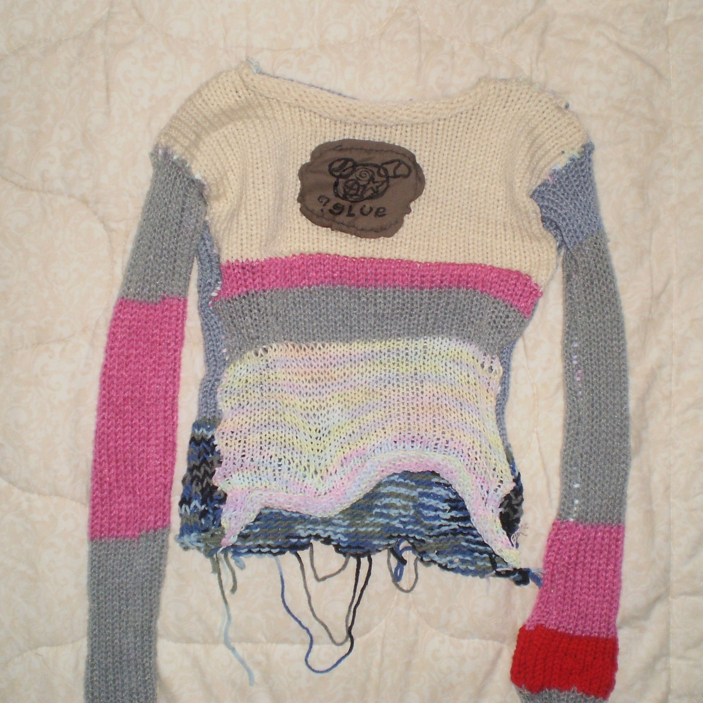 GluE knitted 2-sides sweater (prototype)