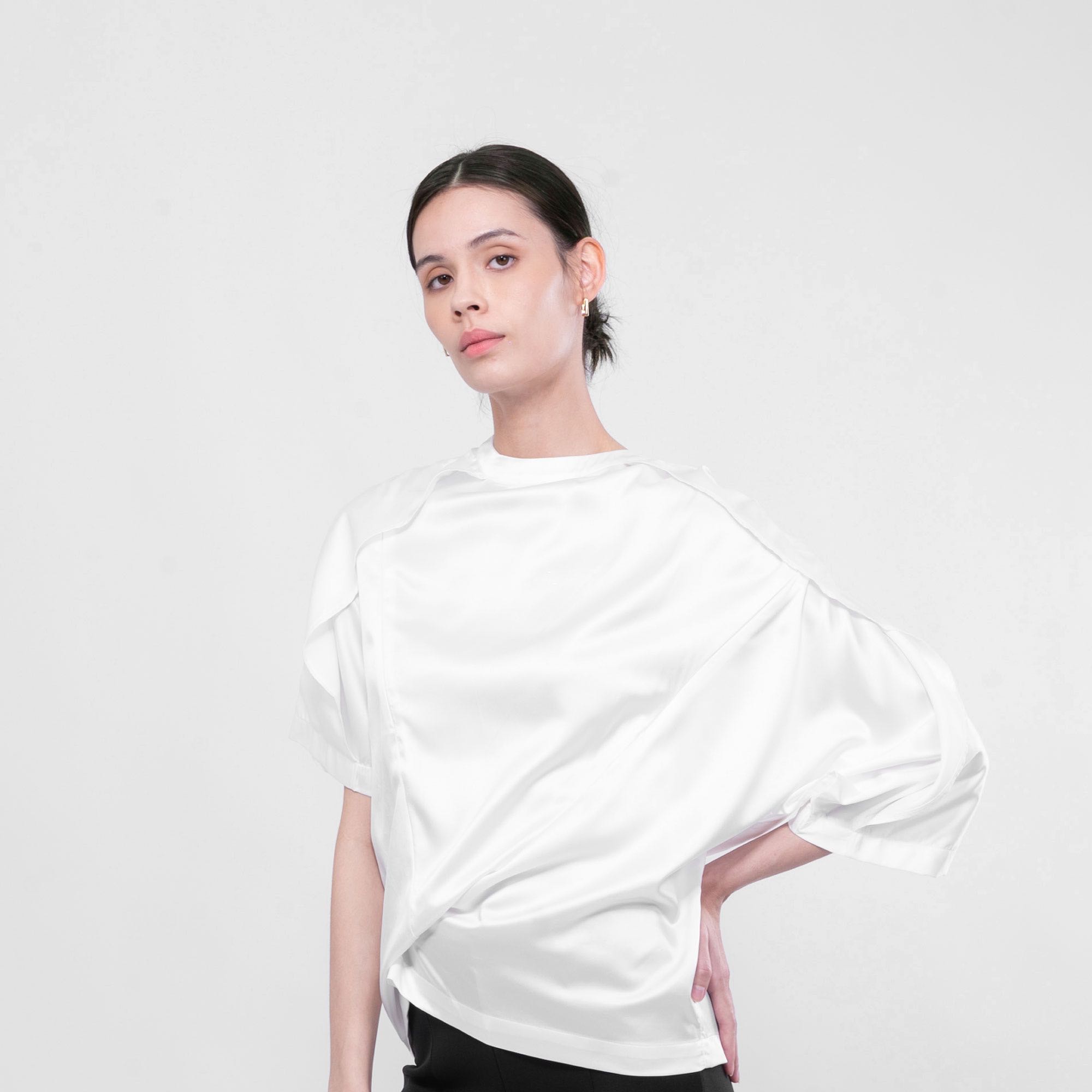 QueenCows เสื้อให้นม Tresor Layer Blouse (Off White)
