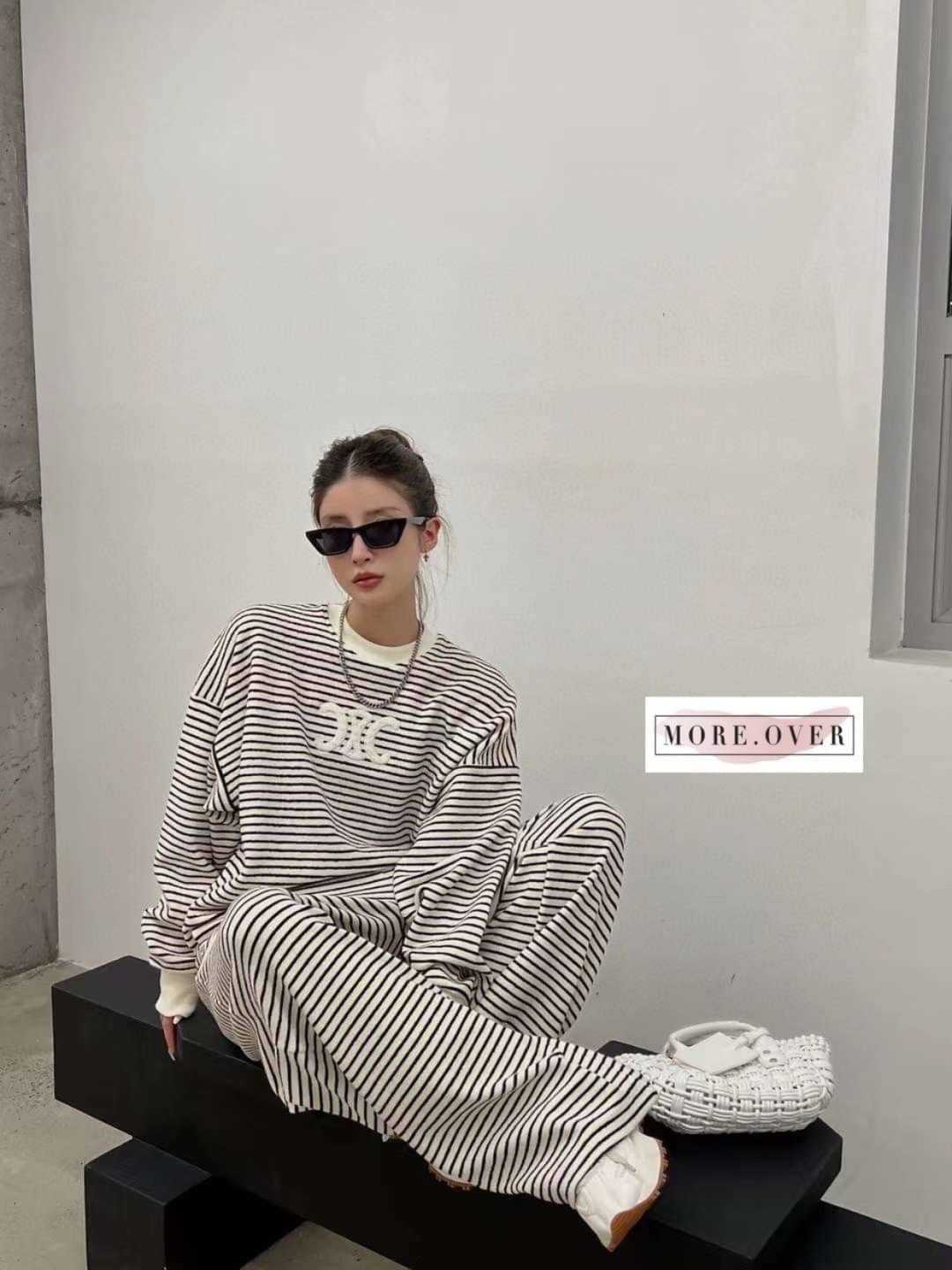 Set เสื้อแขนยาวลายขวางสีขาว + กางเกขายาว CELINE