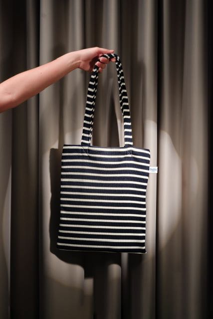 STRIPED TOTE BAG ( BLACK)
