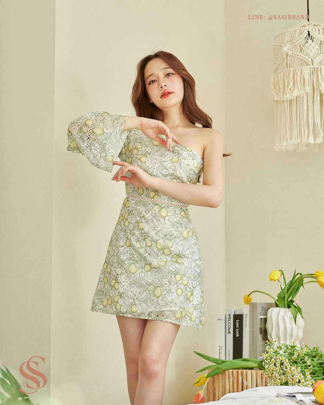 bysasi sorento one shoulder dress เดรสไหล่เดี่ยวสั้นตัดต่อเอวลายเลมอน ( Preorder 7 Day ) SSSS2370006