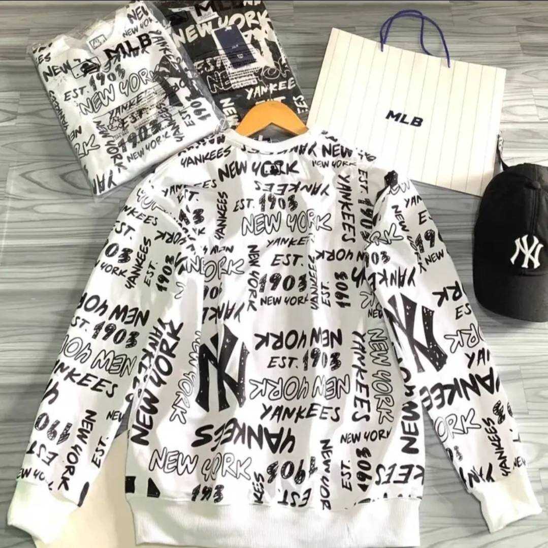 เสื้อสเวตเตอร์ ลายสตรีท