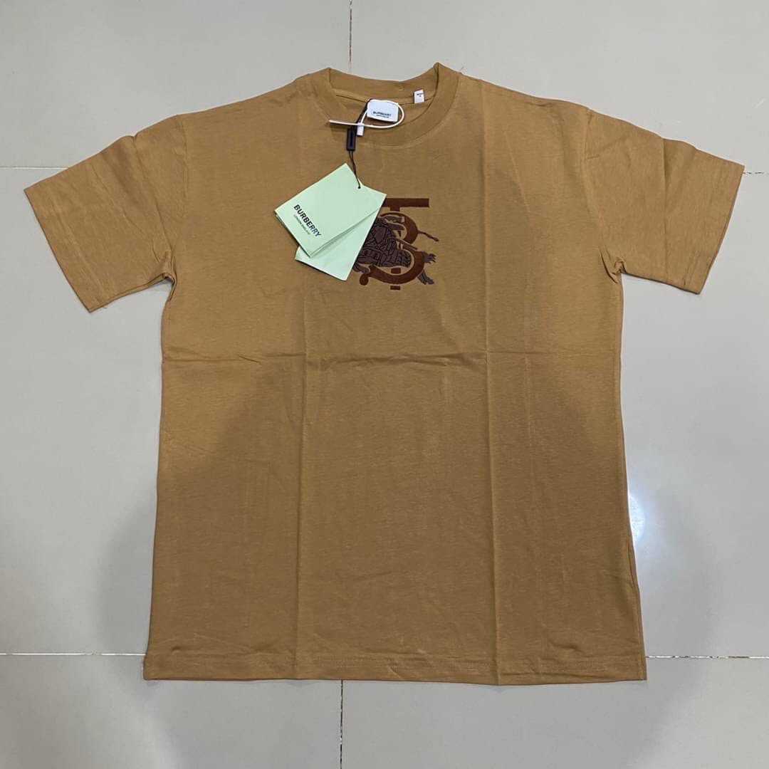 BURBERRY EMBROIDERED MONOGRAM EKD COTTON T-SHIRT IN CAMEL เสื้อเบอเบอรี่