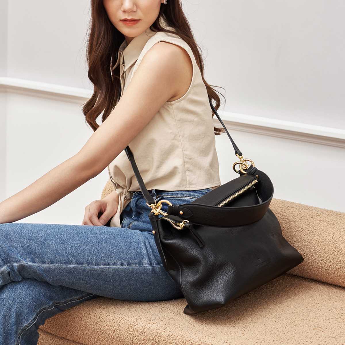 RAINBOU URBAN TOTE STANDARD - กระเป๋าสะพายคล่องตัว