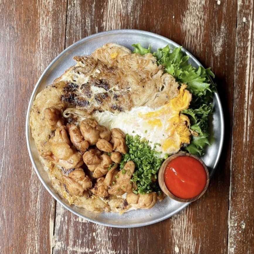 Kanomjeen Kua Gai ขนมจีนคั่วไก่