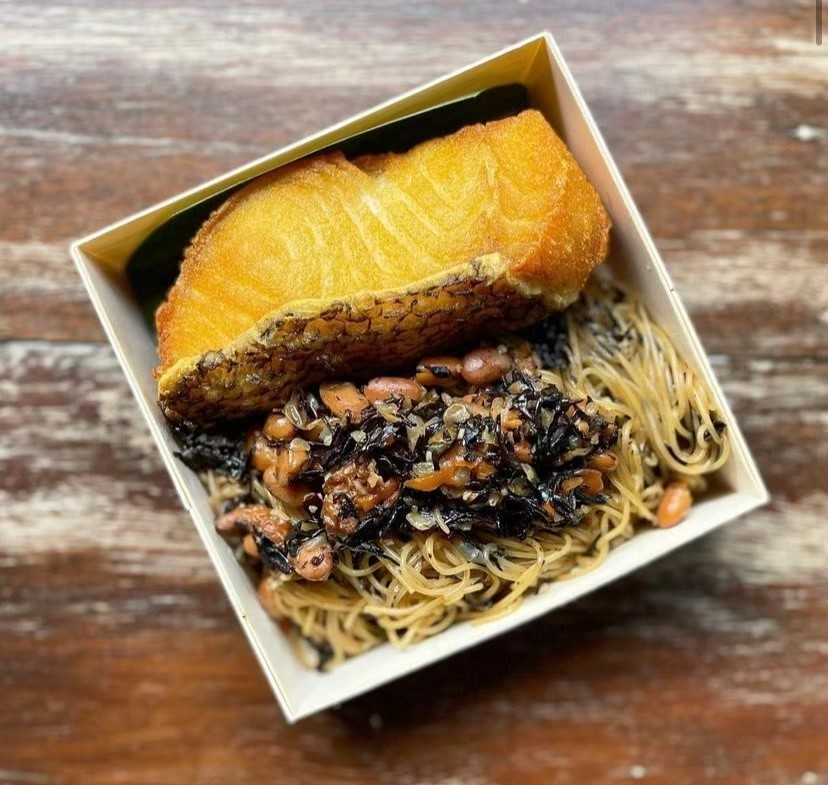Crispy Snowfish Hijiki Angel Hair ปลาหิมะทอด เส้นแองเจิ้ลแฮร์ ผัดสาหร่ายฮิจิกิ (150 กรัม)