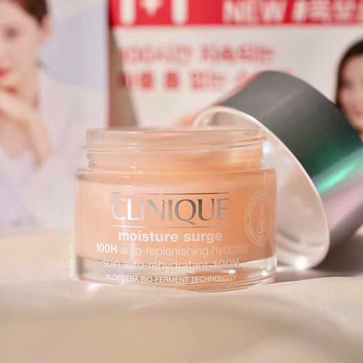 Clinique Moisture Surge Extended Replenishing Hydrator 100H 50ml