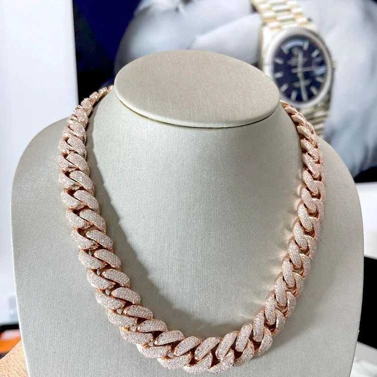 Chain of necklace pink gold