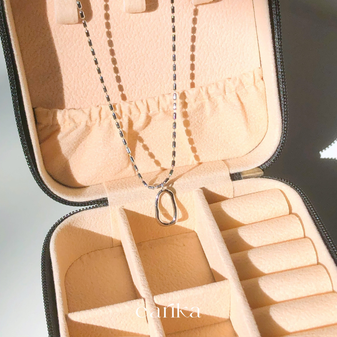 earika.earrings - rough ring dotted line necklace สร้อยคอเงินแท้สายรักบี้จี้วงรีสีเงิน ปรับขนาดได้