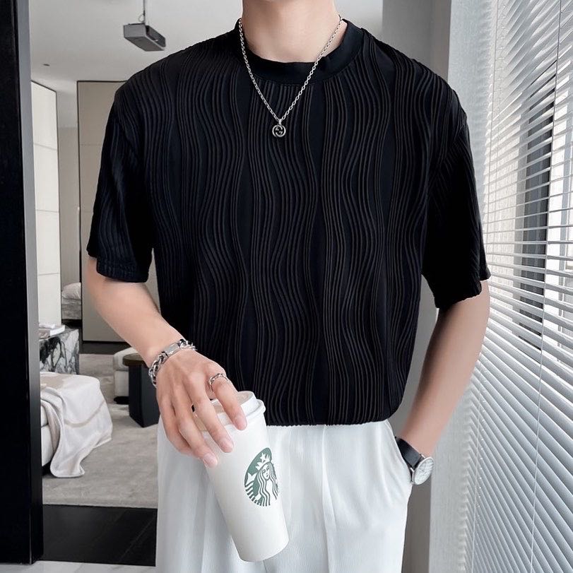 เสื้อยืดลายเส้น 