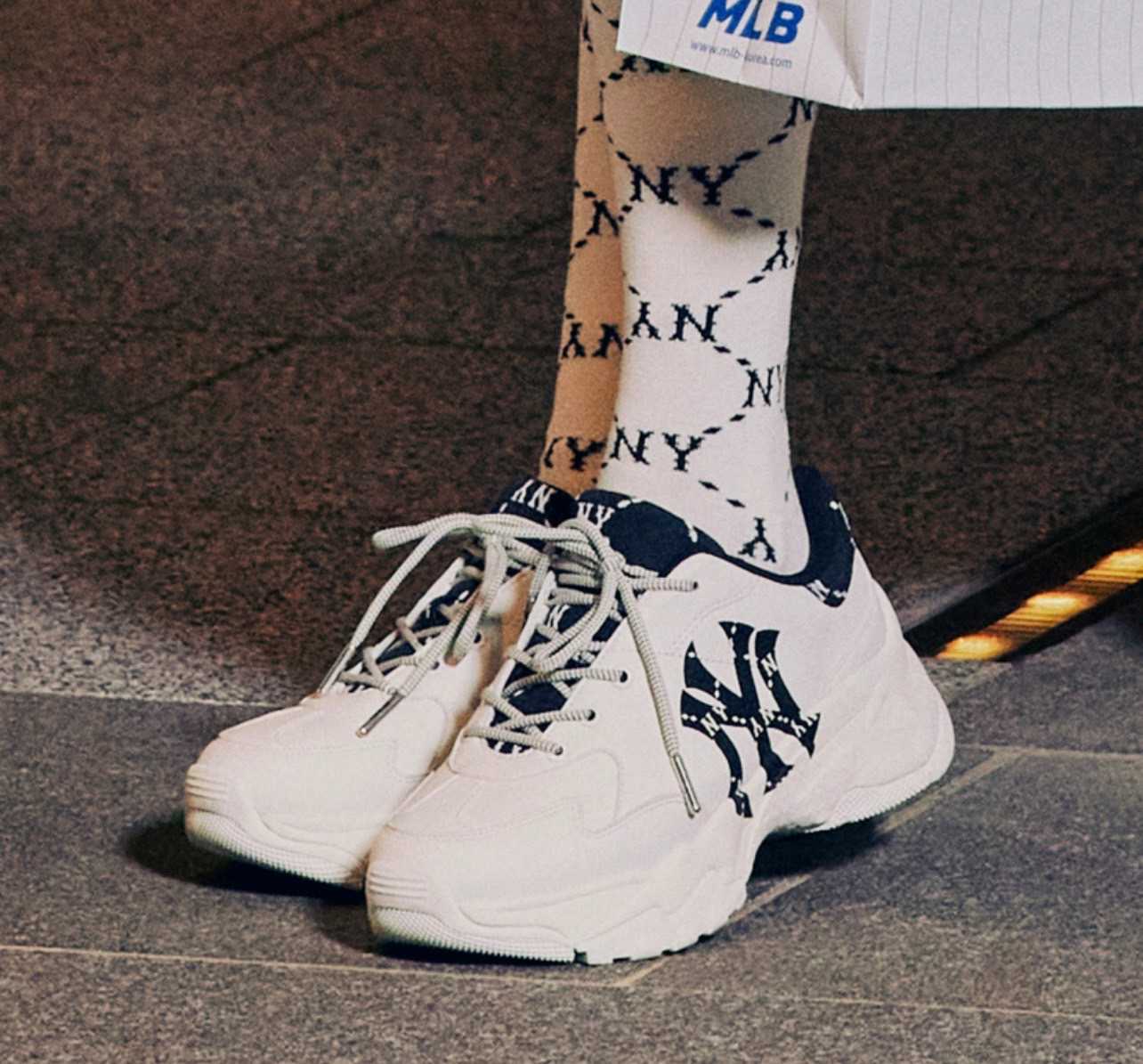 TS001 ถุงเท้าNY
