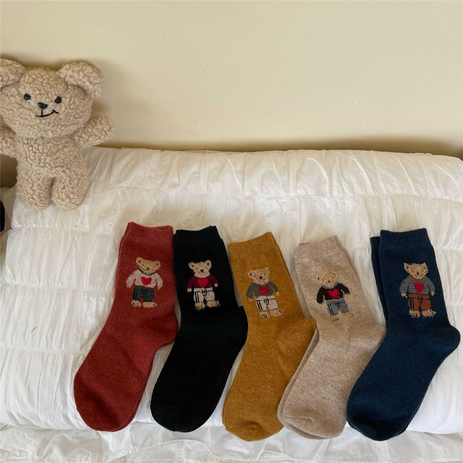 ถุงเท้ากันหนาว ผสมวูล ทอลายหมี 🧦 #รหัสSK89