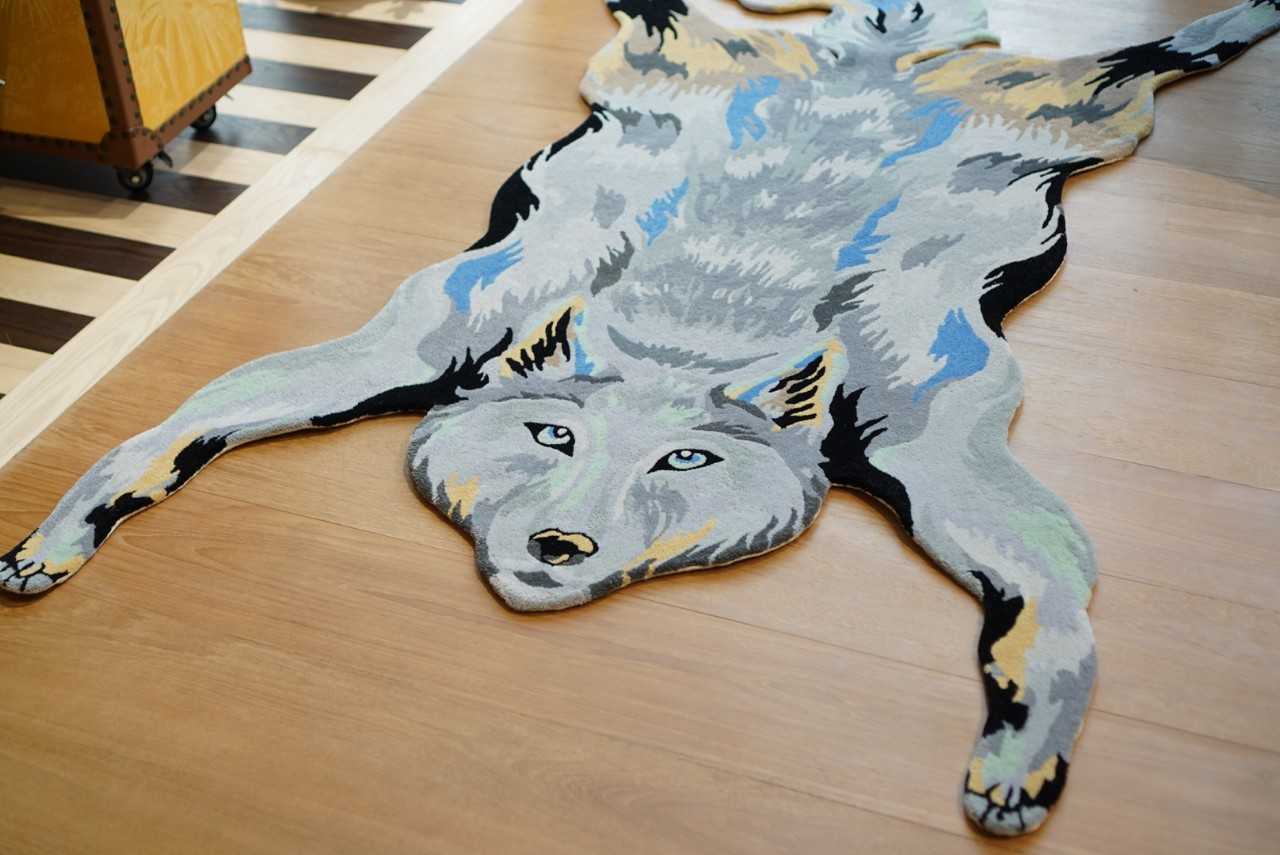 SWOON Carpet - Lone Wolf