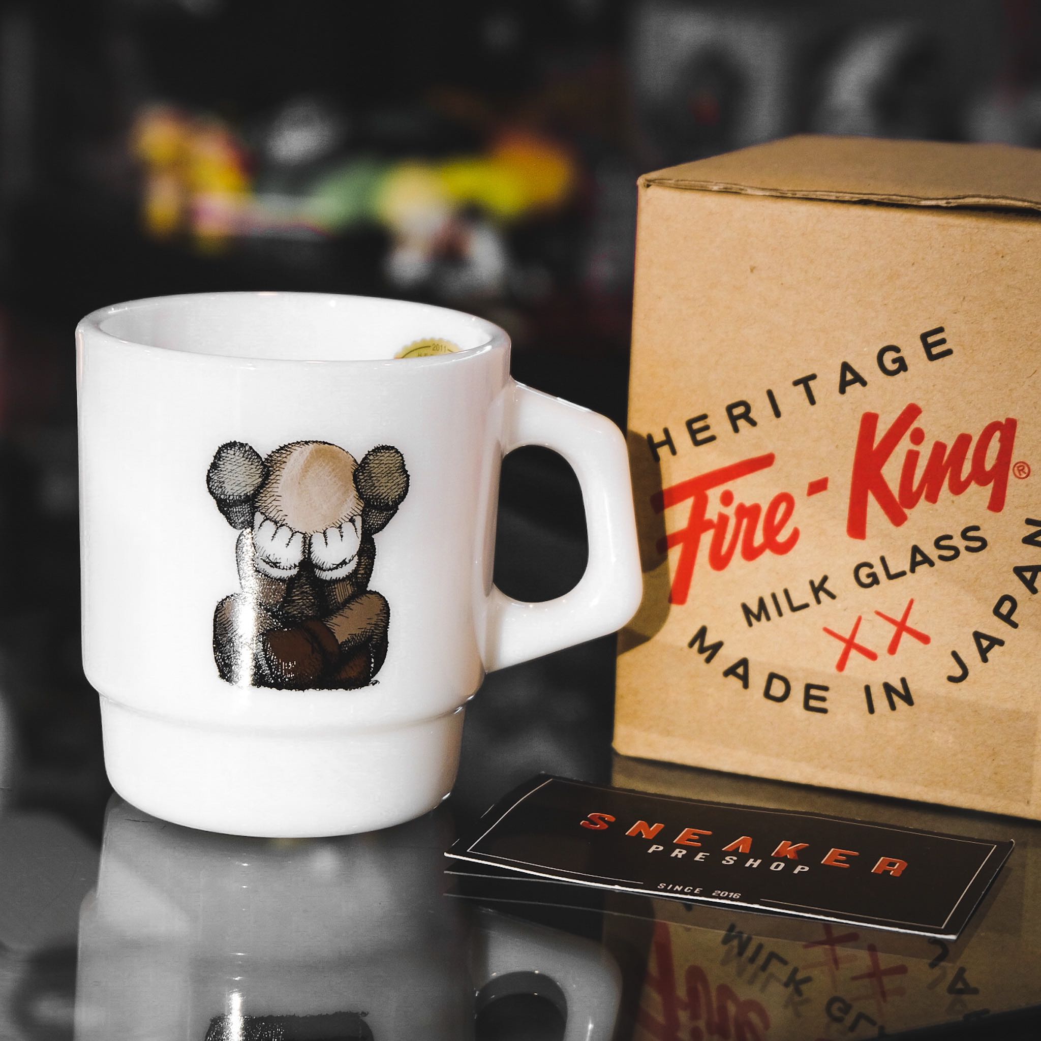 KAWS TOKYO FIRST 見づらく Fire King stacking mug スタッキング マグ ２個セット COMPANION  RESTING PLACE GONE SPACE SEPARATED コップ 売買されたオークション情報 落札价格 【au  payマーケット】の商品情報をアーカイブ公開