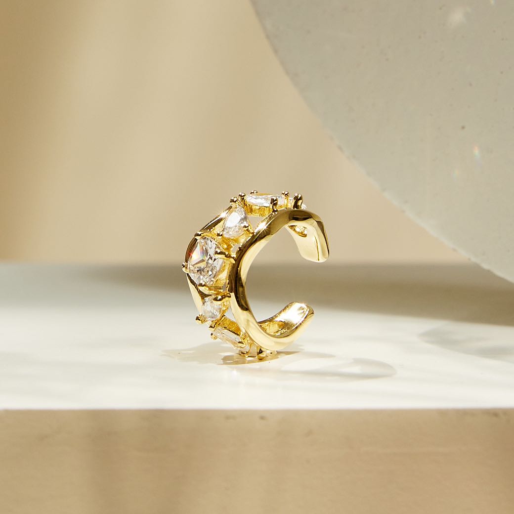 Line Stone Ear Cuff