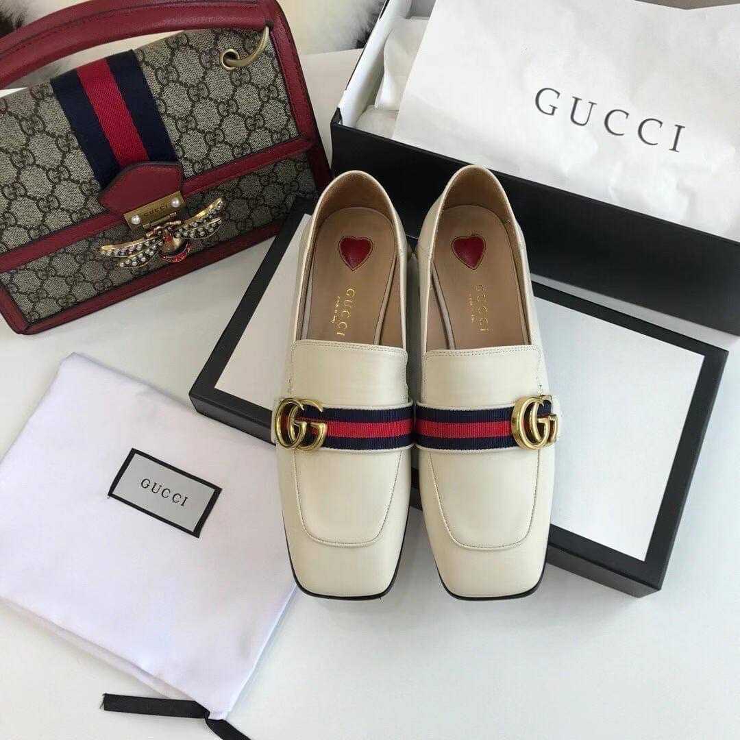 รองเท้าหนัง GUCCI