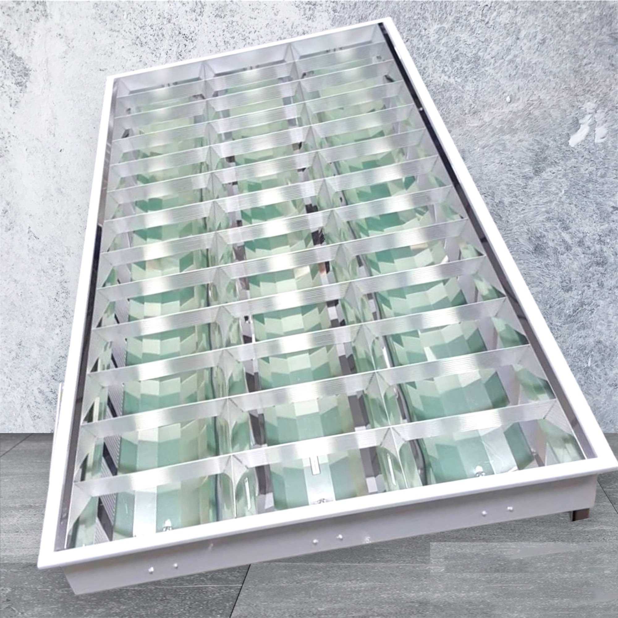 โคมตะแกรงฝังฝ้า 2in1 รองรับทั้งฝ้ายิปซั่ม ทีบาร์ 3x36วัตต์ บรรจุยกลัง  12 โคม/ ลัง