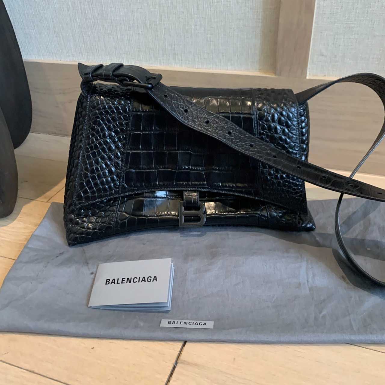 CO230108017 / Balenciaga / Downtown Soft Hourglass Croc