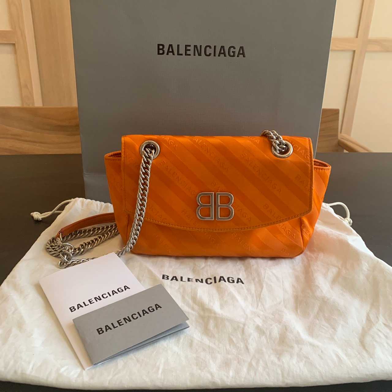 CO230309135 / Balenciaga / BB Round Chain Bag