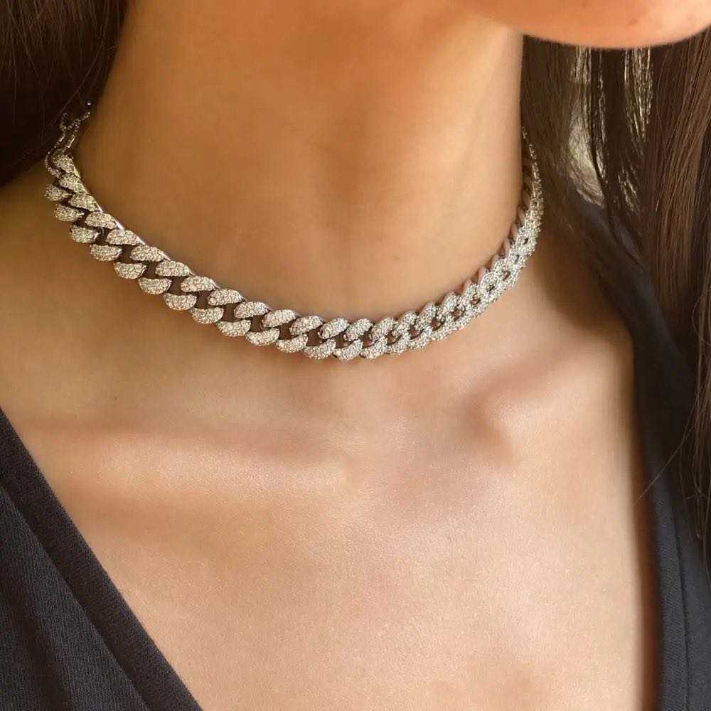 Choker chain of diamond