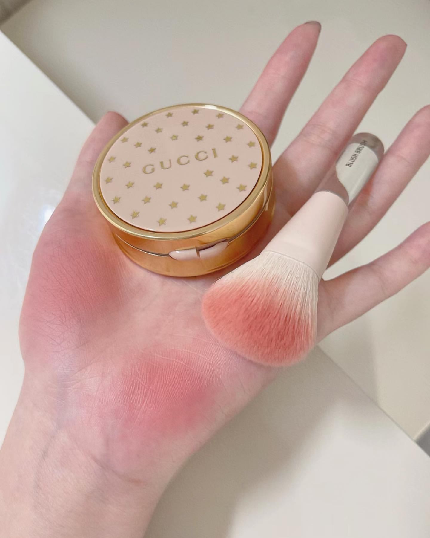 Gucci Blush de Beauté Luminous Matte Cheek & Eyes Powder เบอร์ 04 Bright Coral