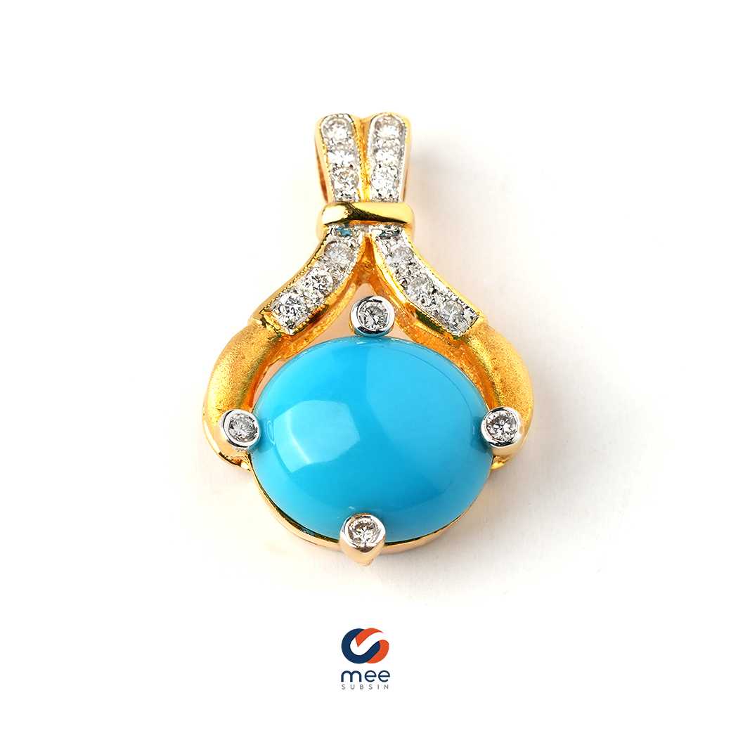 จี้เทอร์ควอยซ์ (Turquoise) ล้อมเพชร 0.24 กะรัต น้ำ 97 (ไม่รวมสร้อย) ตัวเรือนทองคำ 18k [PD230009]