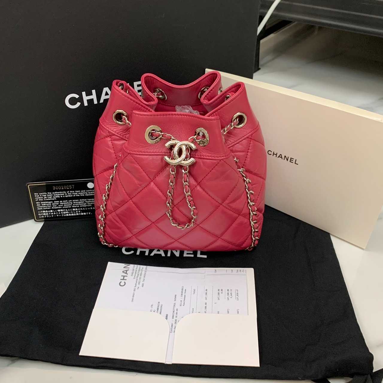 CO230509823 / Chanel / Bucket Drawstring Calfskin SHW