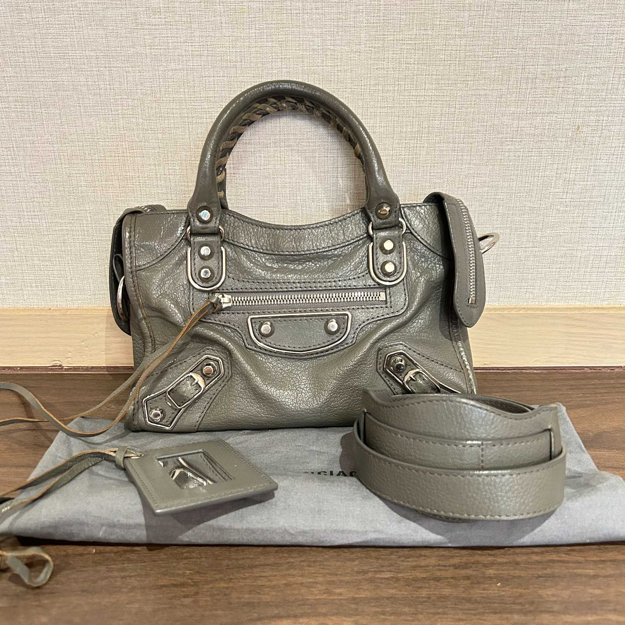 CO230509935 / Balenciaga / Classic City Edge SHW