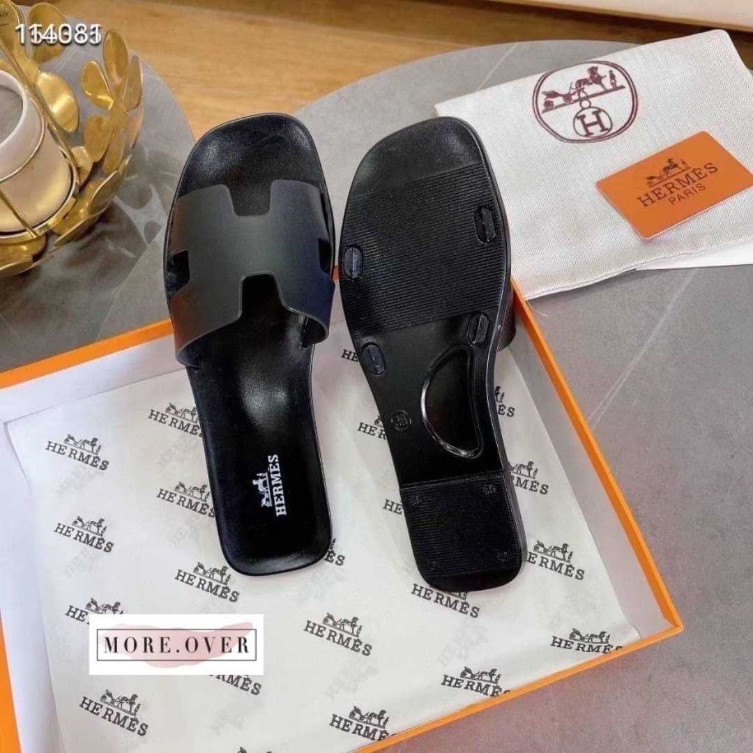 รองเท้าแตะยางสีใส HERMES