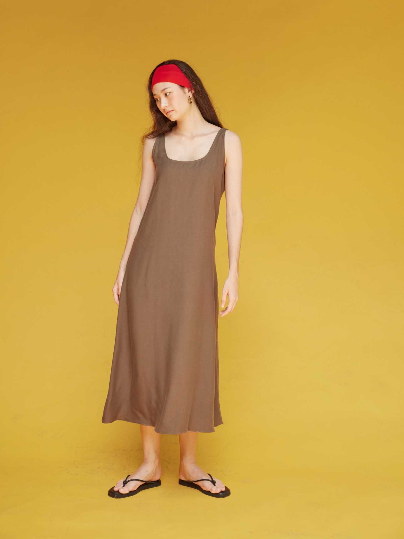 Neighbor Slip Dress (สินค้าพร้อมส่ง)