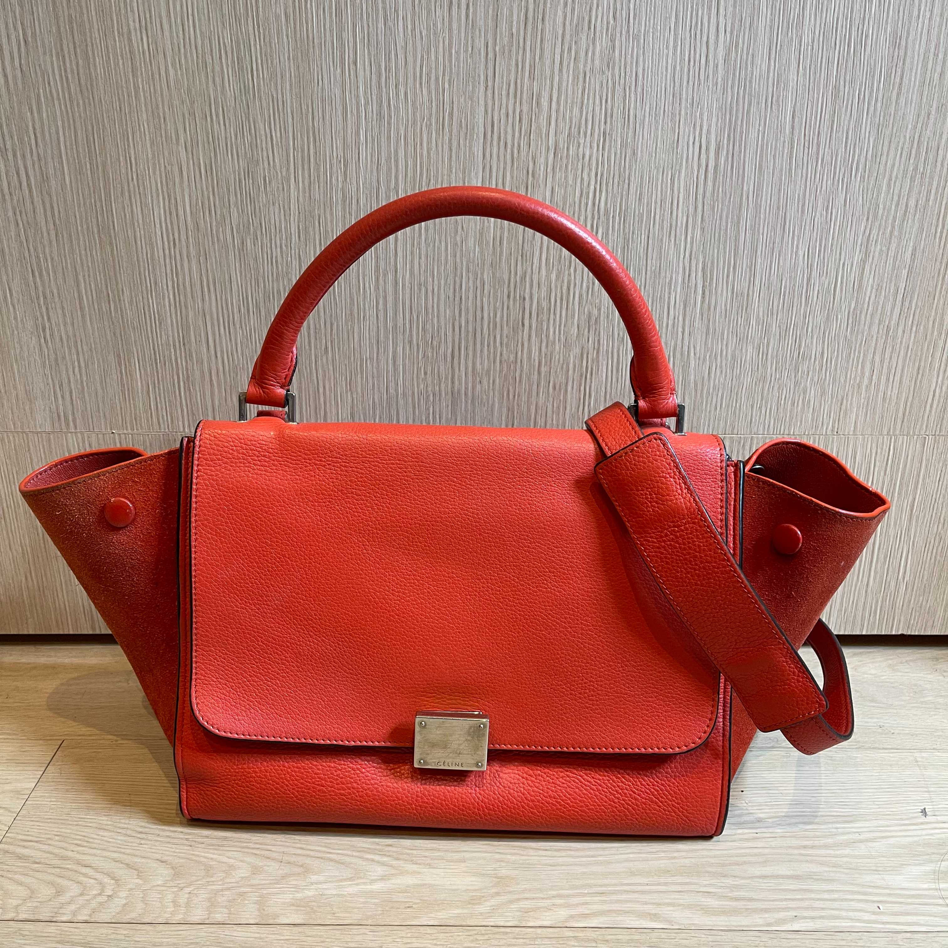 BU220302444 / Celine / Trapeze