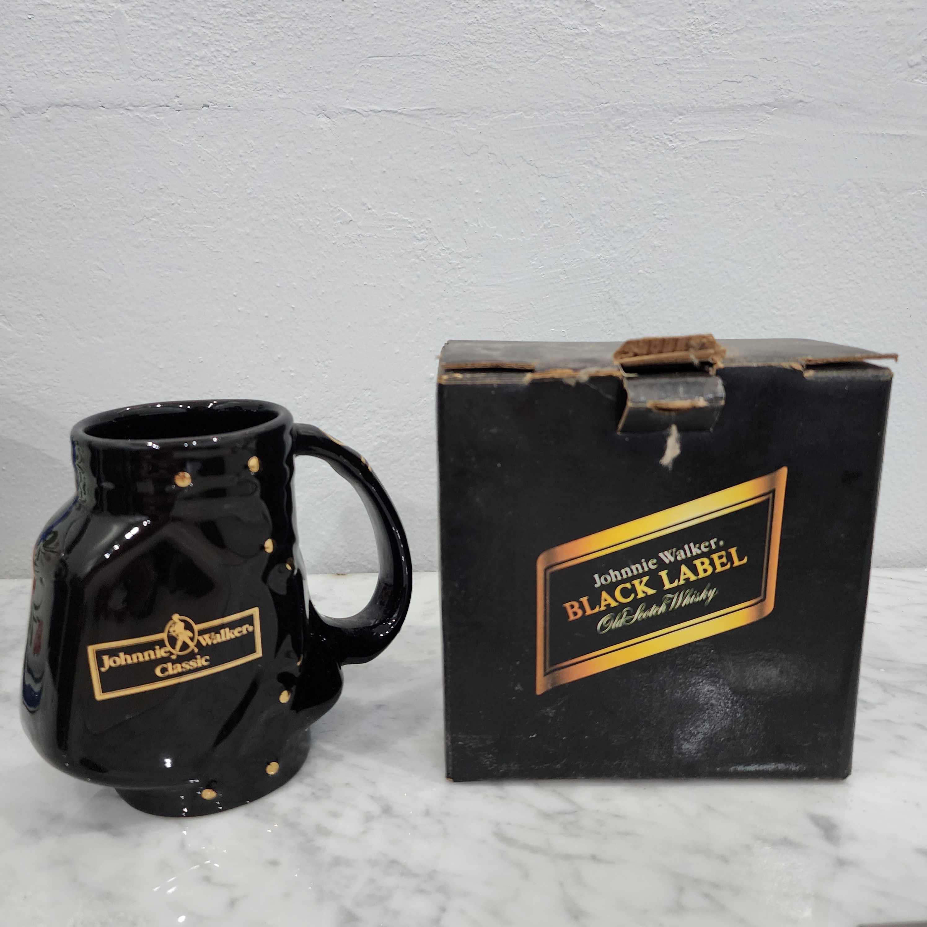 ( 1 ใบ ) แก้ว Johnnie Walker เก่า มีหู พร้อมกล่อง สีดำตัดทอง รุ่นเก่า เดิมๆ ครบรอบ หายาก น่าสะสม