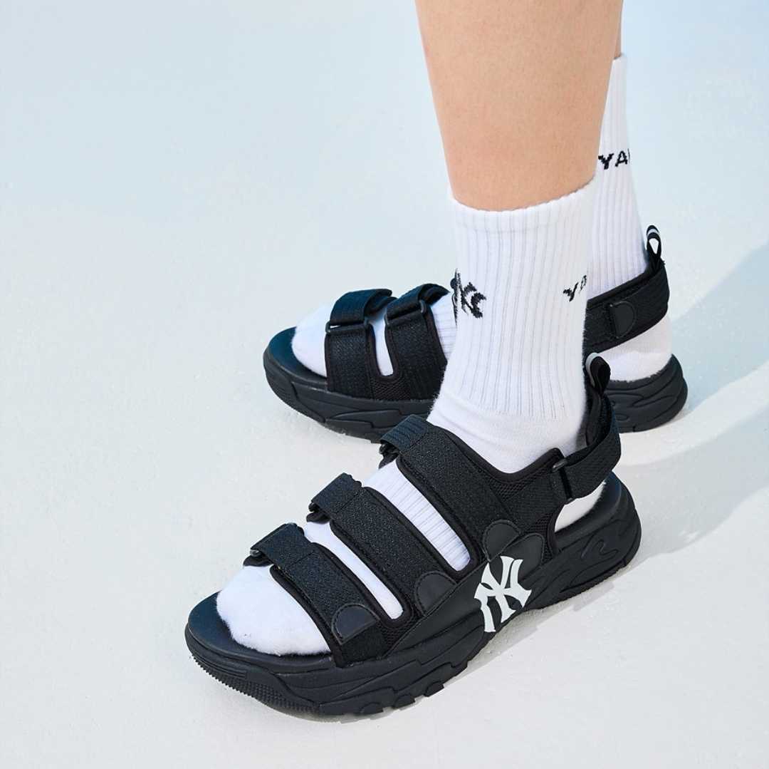 Sale🔥🔥MLB Chunky Sandal Triple NY/LA  รองเท้าแตะรัดส้น ปรับสายคาดได้ สีขาว/สีดำ