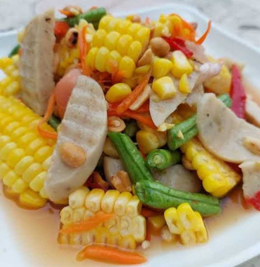 ตำข้าวโพดหมูยอ