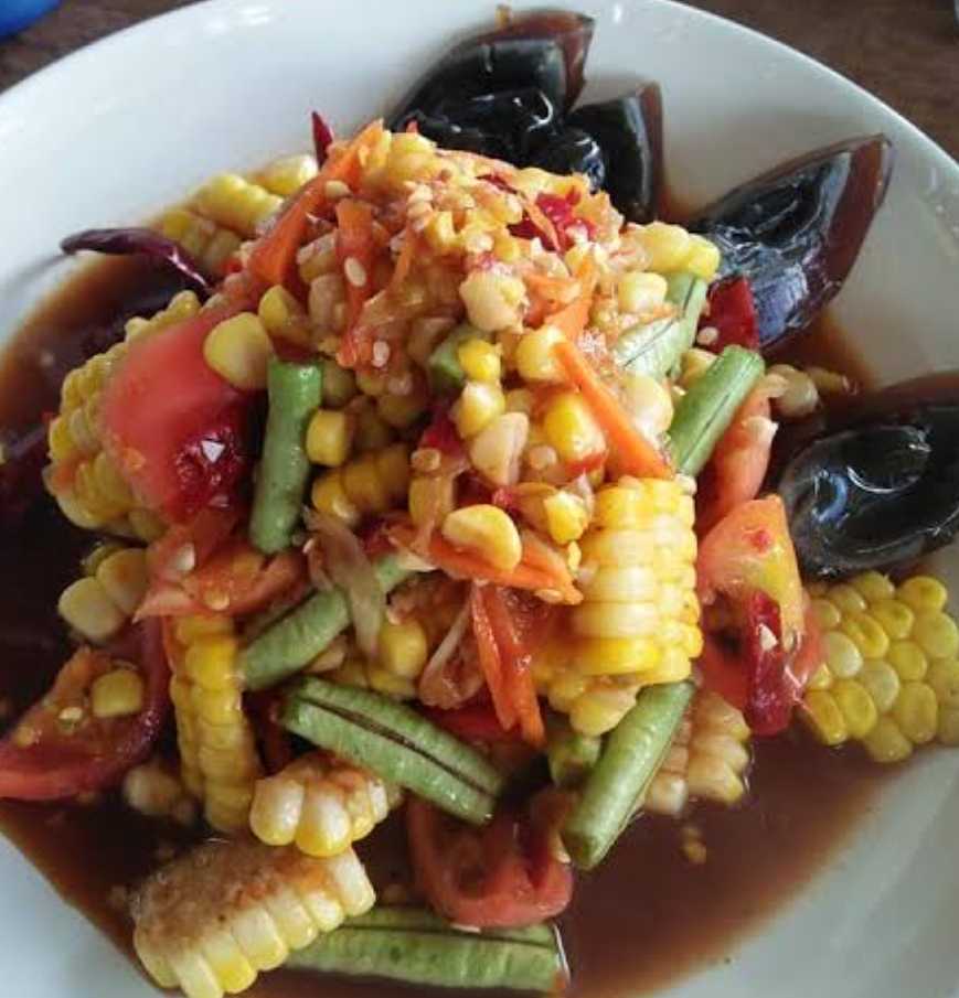 ตำข้าวโพดไข่เยี่ยวม้า