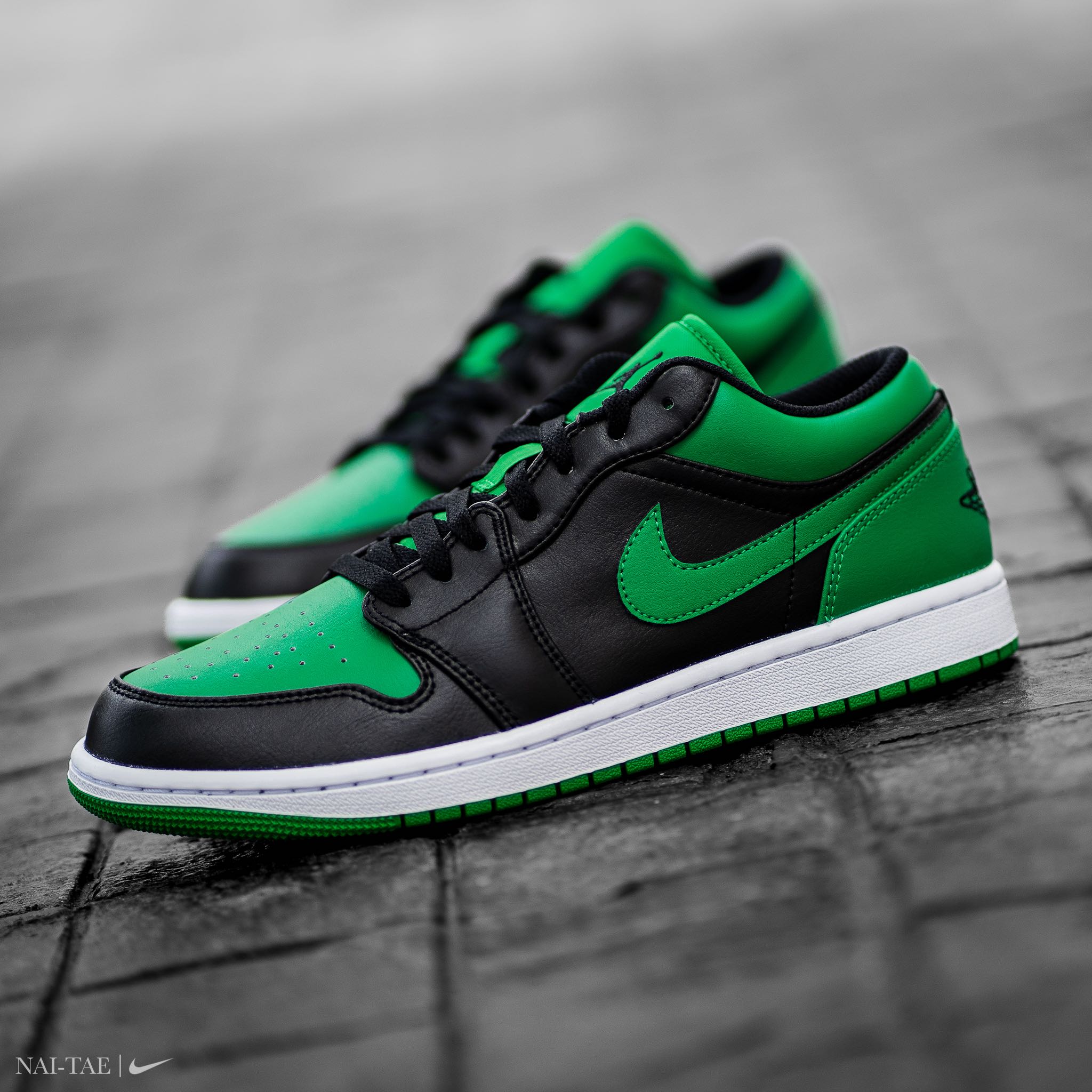 AIR JORDAN  1 LOW BLACK LUCKY GREEN WHITE