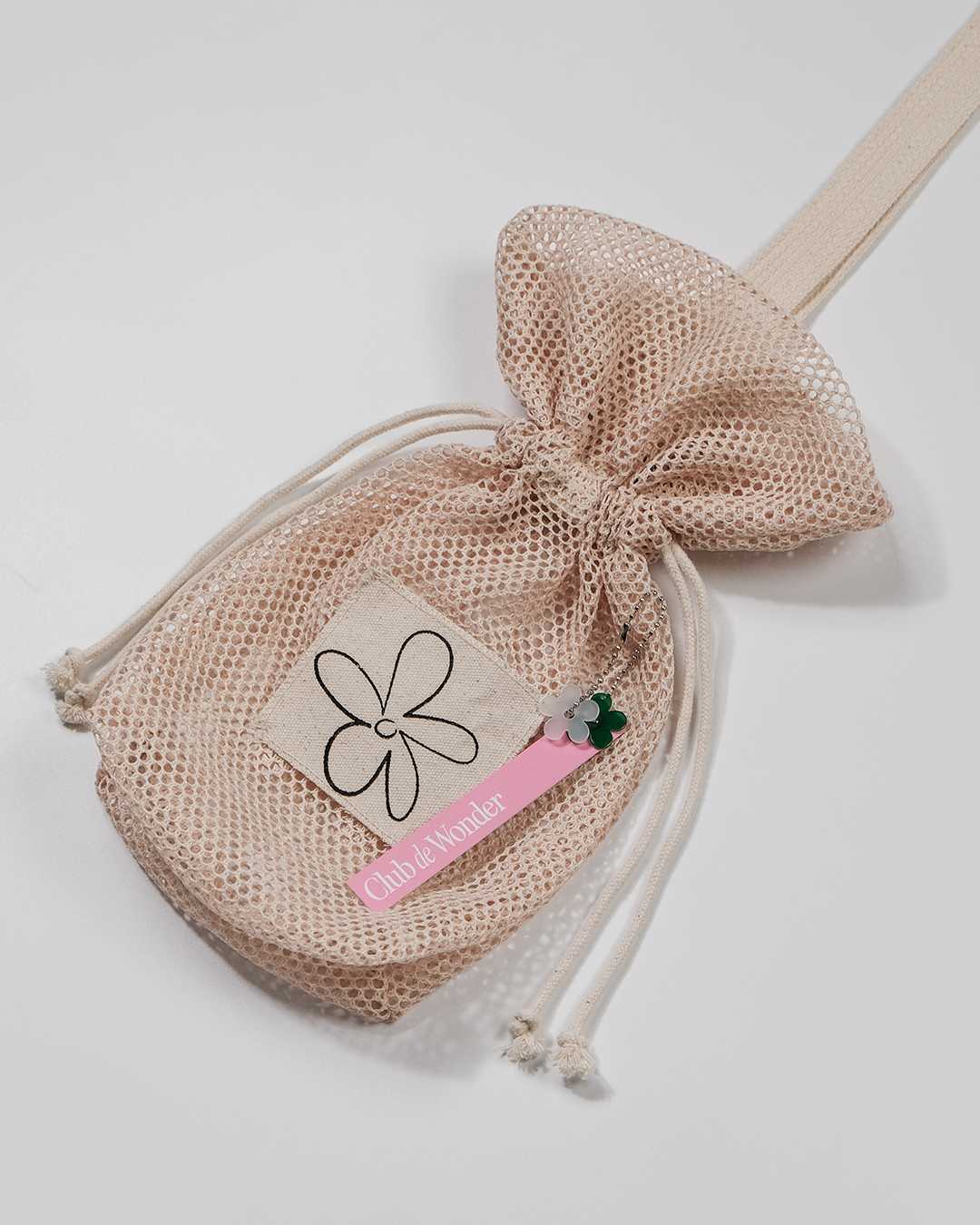 CLUB ✿ 21 Wonder Wine Petite Net Bag in Natural