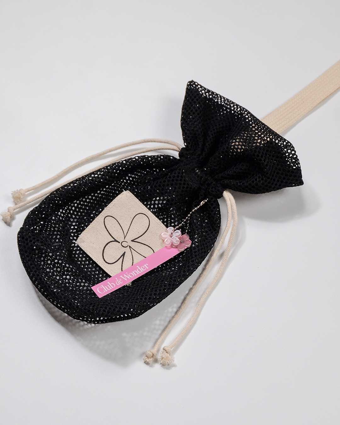 CLUB ✿ 22 Wonder Wine Petite Net Bag in Black