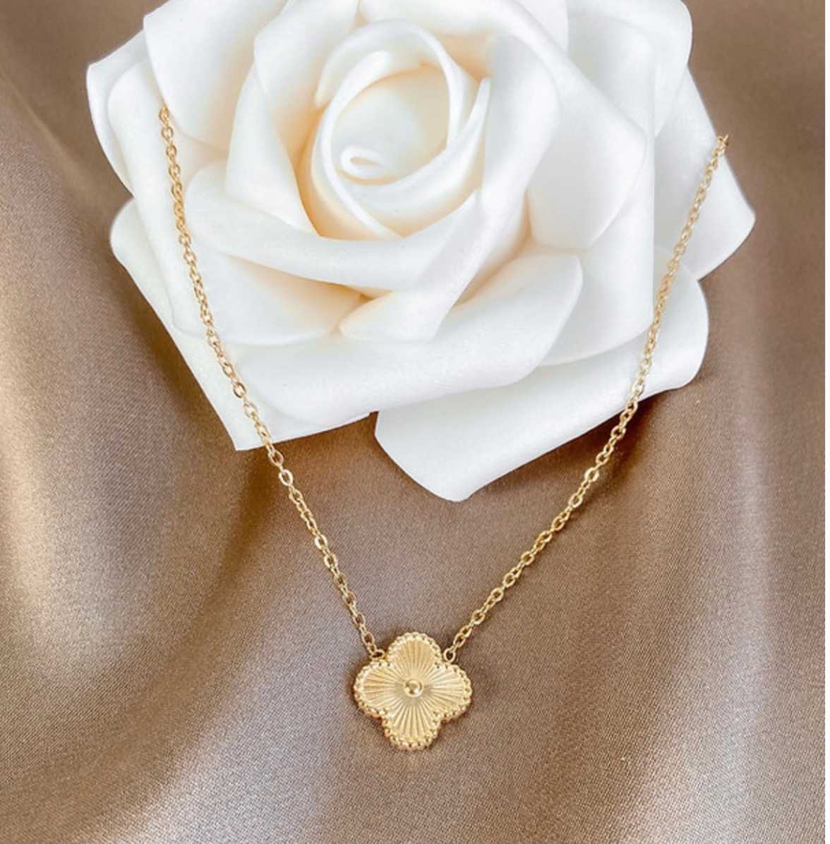 Miss Accessories ; Lucky Colver N01 สร้อยคอสแตนเลส ใครที่มองหาสร้อยใส่ติดคอประจำ แนะนำคะ