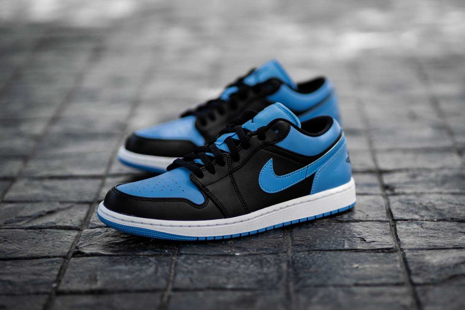 Nike​ AIR JORDAN  1 LOW BLACK/UNIVERSITY BLUE-WHITE   📌(ทักเชทก่อนสั่งซื้อ) 