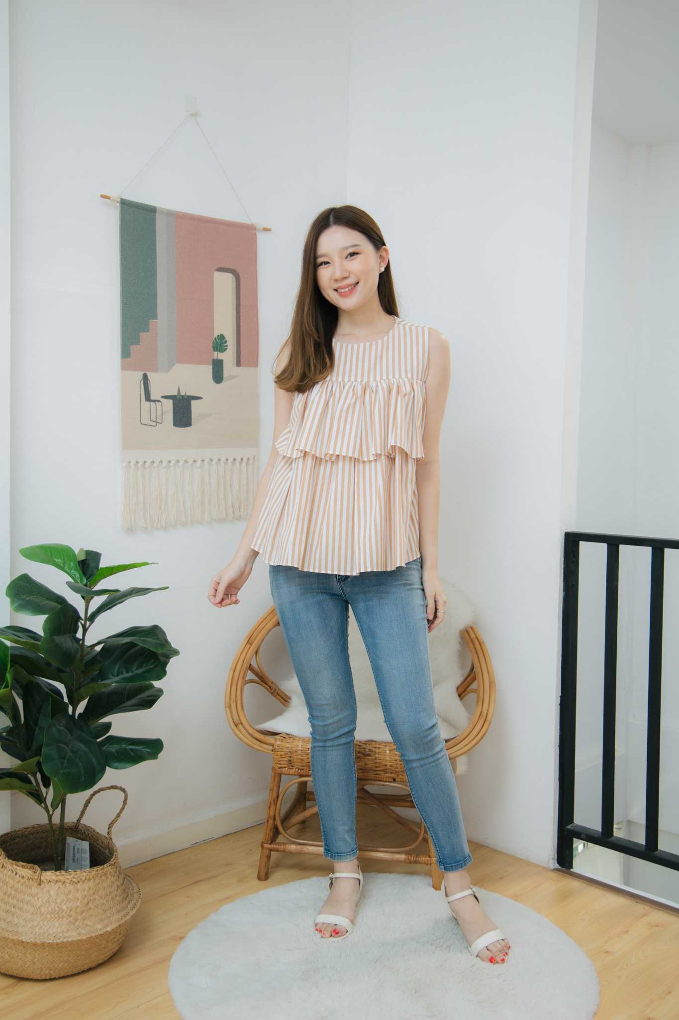 เสื้อให้นม Brown  stripe layer top