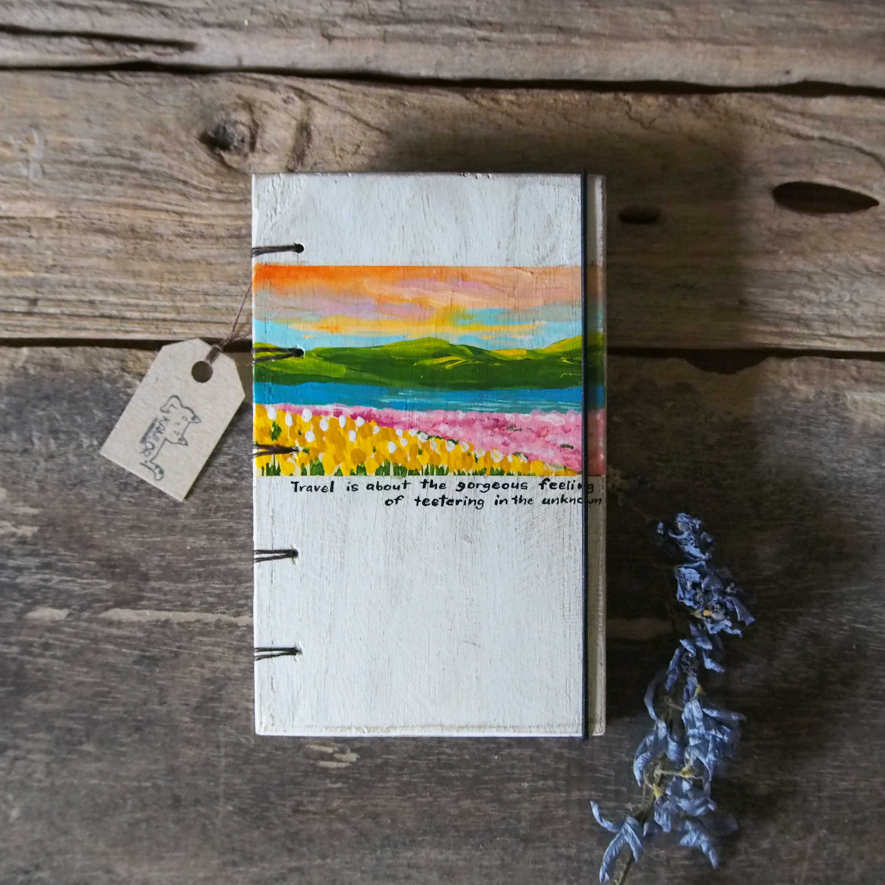 สมุดปกวาดสีอะครีลิครูปสวนดอกไม้ Acrylic paint on vintage wooden notebook