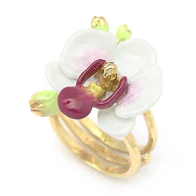 Phalaen White Ring แหวนกล้วยไม้ สีขาว  | GoodAfterNine