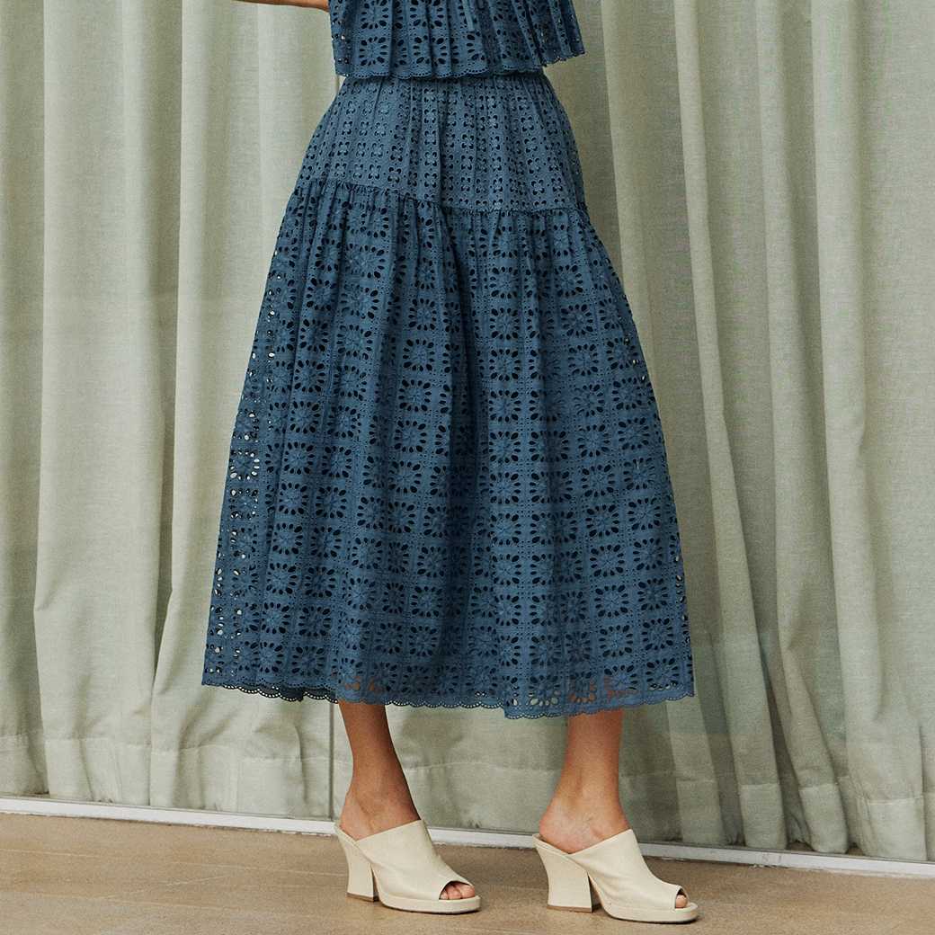 (พร้อมส่ง ) Perana กระโปรงลูกไม้ Penny Skirt สีน้ำเงินกรม Navy