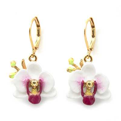 Phalaen White Earrings ต่างหูกล้วยไม้ สีขาว | GoodAfterNine