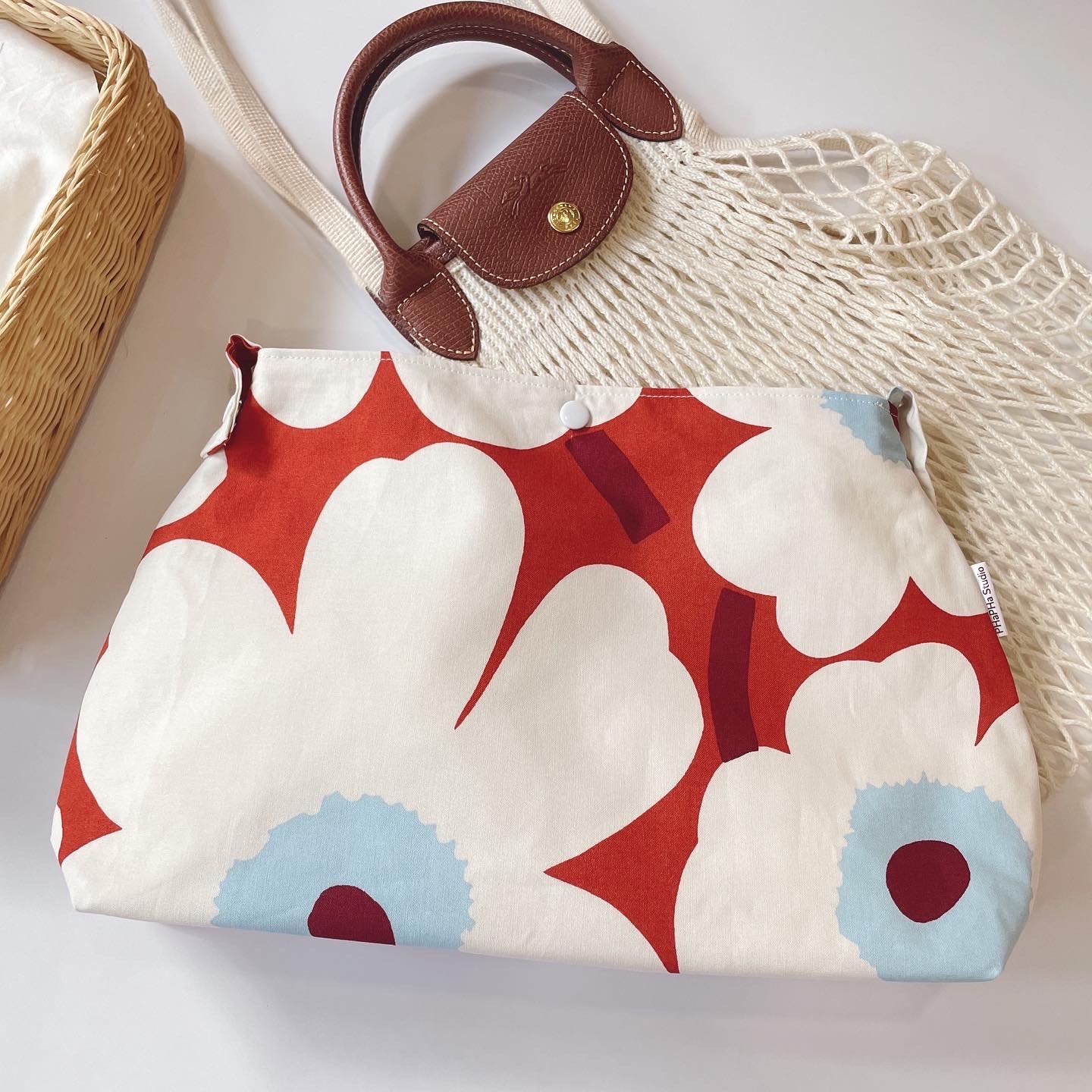 Bag in Bag กระเป๋าไส้ในไซส์ S ผ้าMarimekkoแท้🧺 สีส้ม ดอกขาว 📌 จัดส่งหลังกดสั่ง 7-10วัน