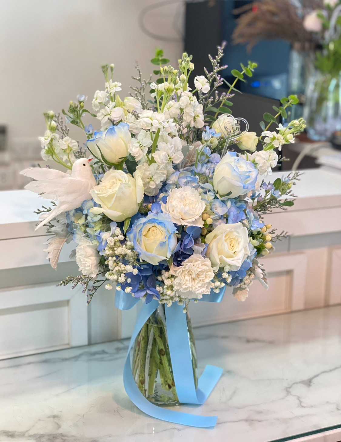 vase blue