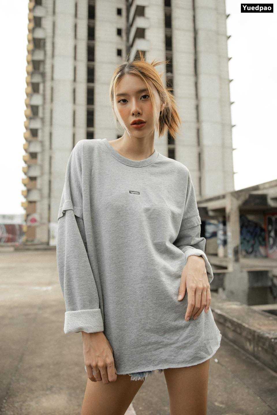 Yuedpao เสื้อสเวตเตอร์ โอเวอร์ไซส์ สไตล์เกาหลี Premium Quality  รุ่น Korea Street Cut สี Gray