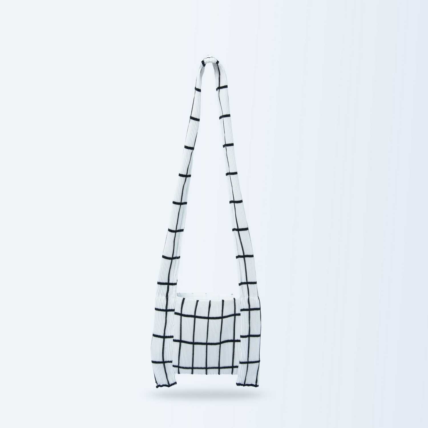 กระเป๋าผ้าดอยตุง SS23(PET)/BAG1 Black on White